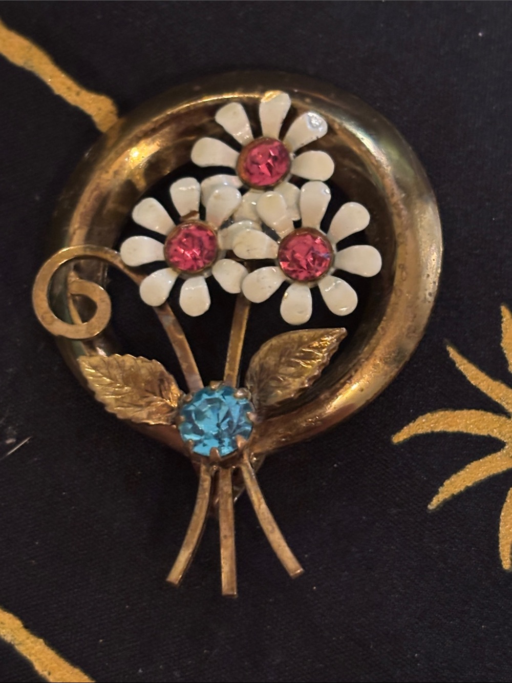 Rare Vintage Coro Daisy pendant necklace